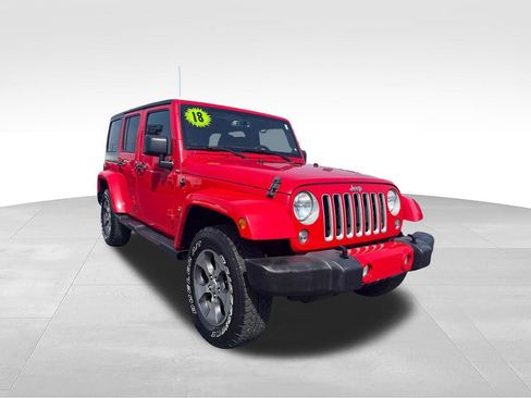Used 2018 Jeep Wrangler Unlimited Sahara w/ Connectivity Group AWD/4WD image 8