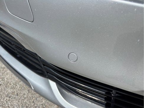 Used 2018 BMW 750i image 14