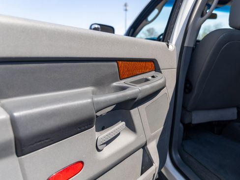 Used 2006 Dodge Ram 2500 Truck SLT w/ Light Group image 25