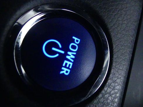 Used 2023 Toyota Camry SE image 18