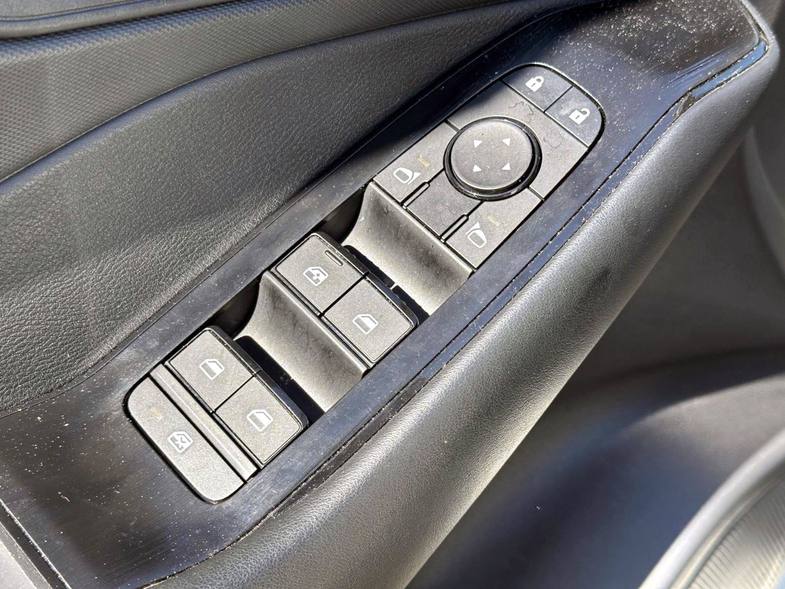Certified 2025 Nissan Rogue S AWD/4WD image 18