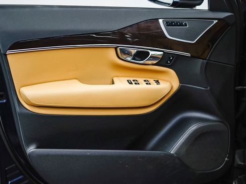 Used 2019 Volvo XC90 T6 Momentum w/ Protection Package Premier image 23