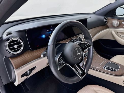 Used 2022 Mercedes-Benz E 350 Sedan image 10