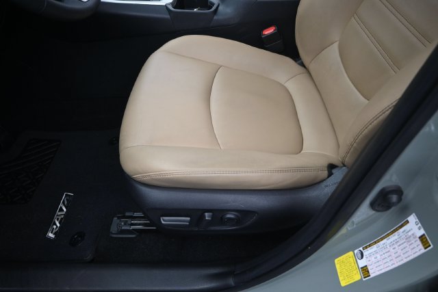 Used 2022 Toyota RAV4 XLE Premium FWD image 13