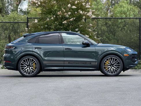 New 2026 Porsche Cayenne Turbo AWD/4WD image 8