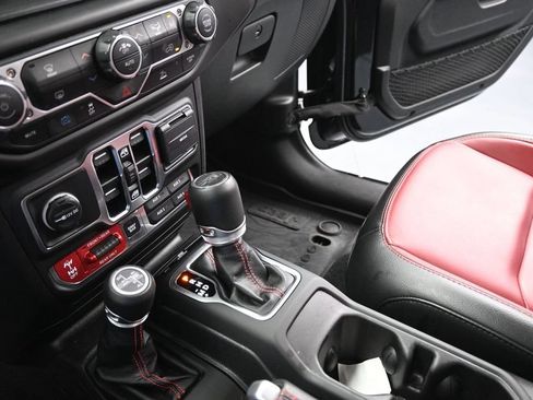 Used 2023 Jeep Wrangler Unlimited Rubicon 4xe AWD/4WD image 17