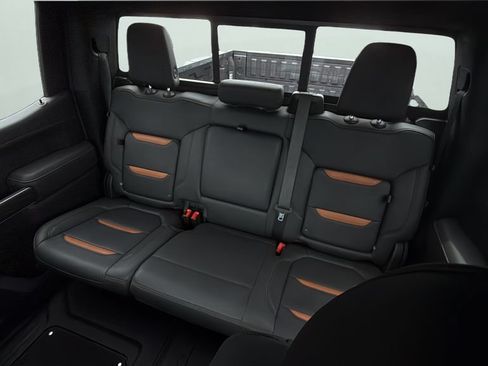 Used 2022 GMC Sierra 1500 AT4 w/ AT4 Premium Package AWD/4WD image 12