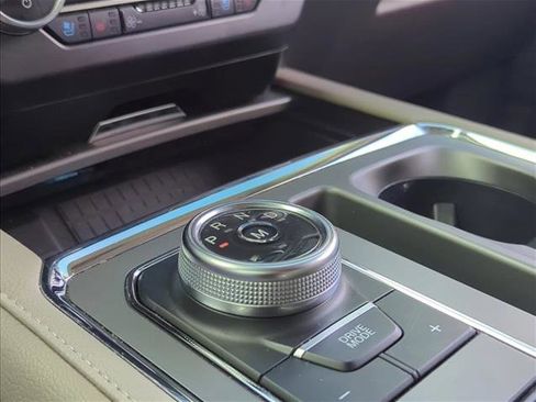 Used 2021 Ford Expedition XLT image 10