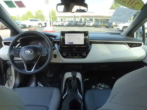 Used 2025 Toyota Corolla SE image 23