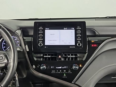 Used 2022 Toyota Camry SE image 25