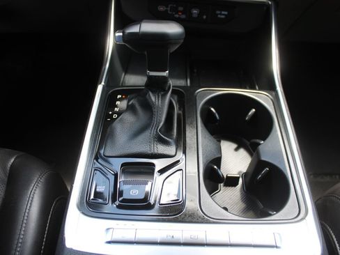 Used 2025 Kia Carnival EX FWD image 41