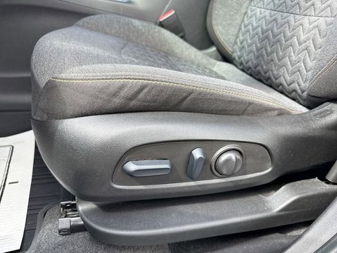 Used 2022 Chevrolet Equinox LT FWD image 12