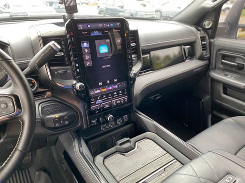 Used 2025 RAM 2500 Limited AWD/4WD image 27