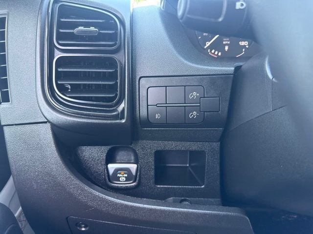 Used 2025 RAM ProMaster 2500 w/ Convenience Group FWD image 12