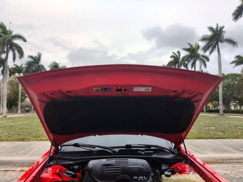 Used 2018 Dodge Challenger SXT w/ Sound Group image 32