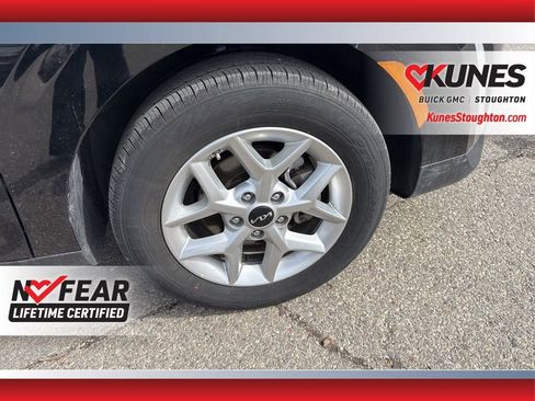 Used 2025 Kia Soul LX FWD image 15