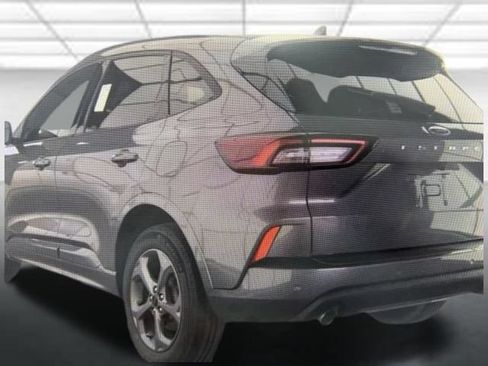 Used 2023 Ford Escape ST-Line w/ Tech Pack #1 AWD/4WD image 2