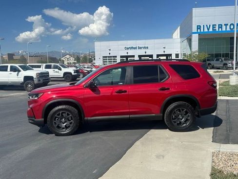 Used 2025 Honda Pilot TrailSport image 20