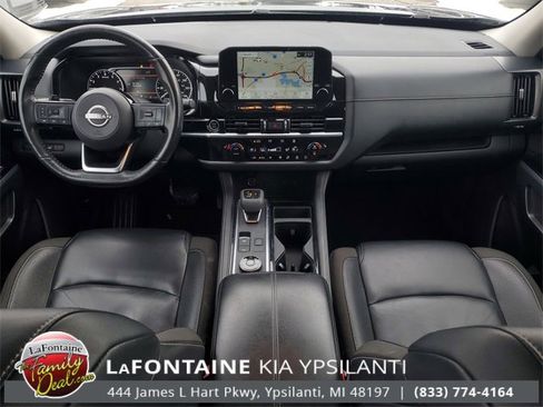 Used 2023 Nissan Pathfinder SL image 28