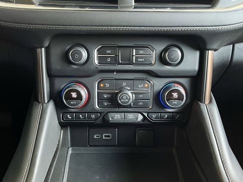 Used 2021 Chevrolet Suburban High Country w/ Premium Package image 24