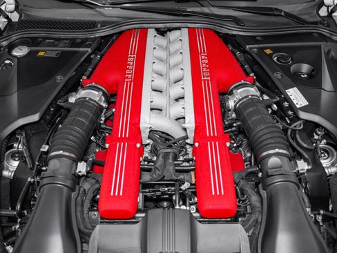 Used 2017 Ferrari F12 Berlinetta RWD image 14