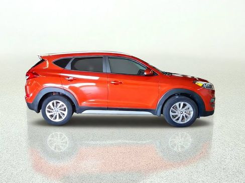 Used 2018 Hyundai Tucson SEL FWD image 2