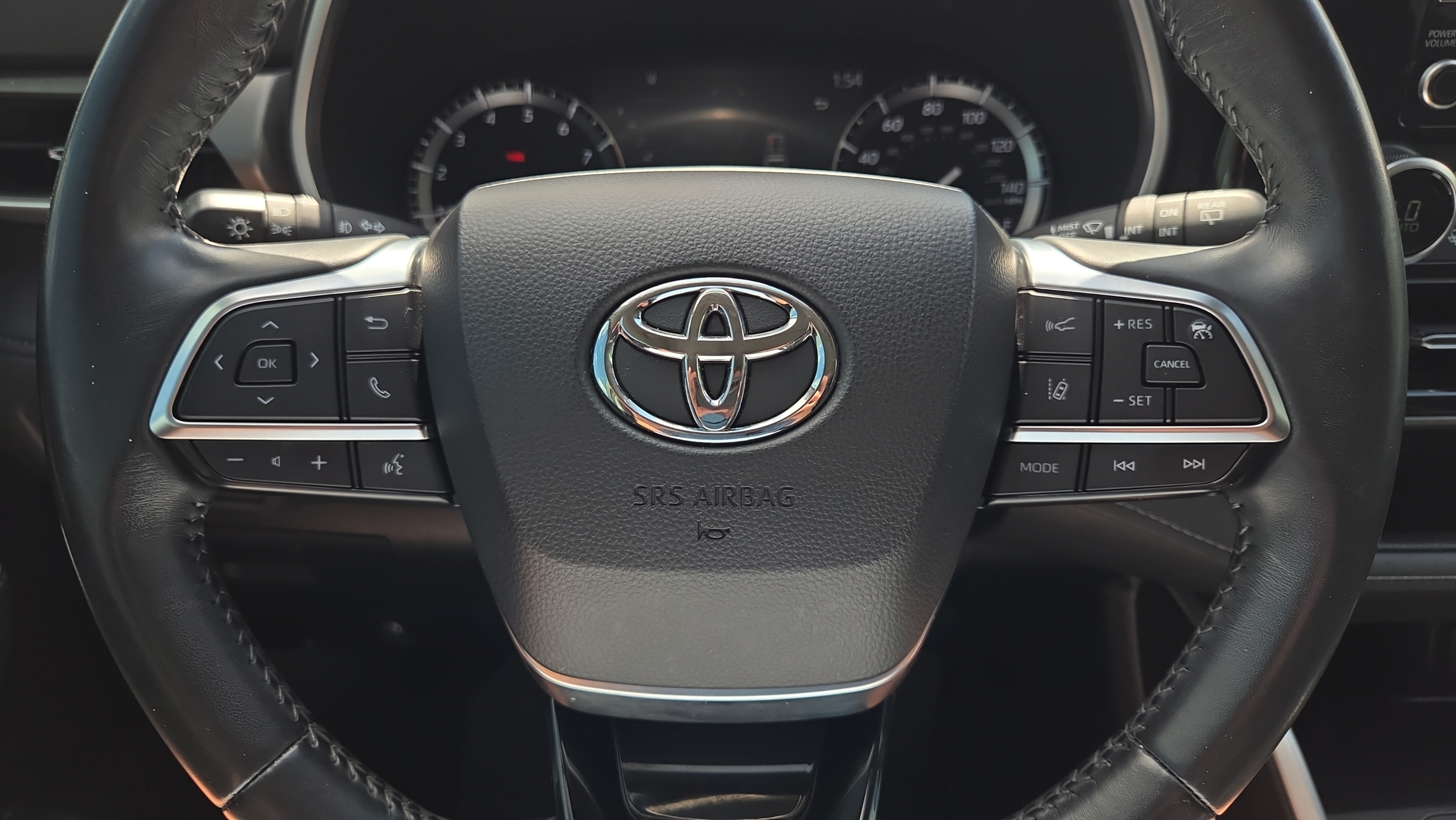 Certified 2021 Toyota Highlander XLE FWD image 30