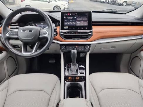 Used 2022 Jeep Compass Limited image 13