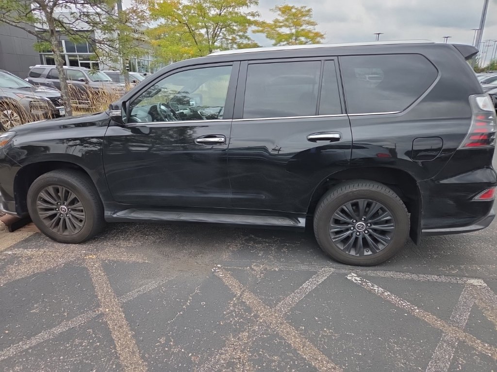 Used 2023 Lexus GX 460 Premium w/ Accessory Package AWD/4WD image 4