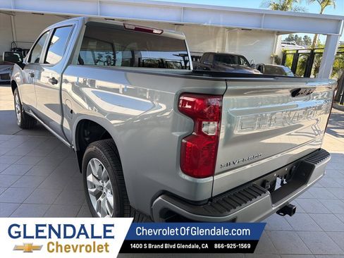 Used 2025 Chevrolet Silverado 1500 Custom image 5
