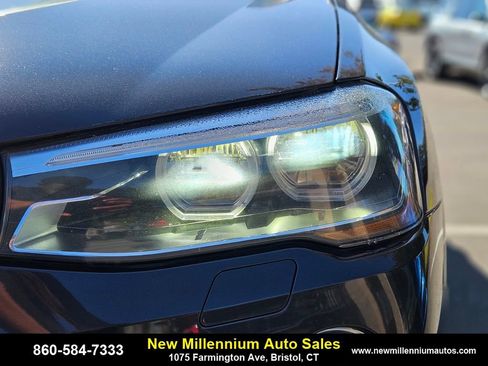 Used 2018 BMW X4 M40i w/ Premium Package image 11