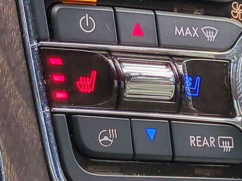 Used 2020 Lincoln Continental Reserve w/ Luxury Package image 23