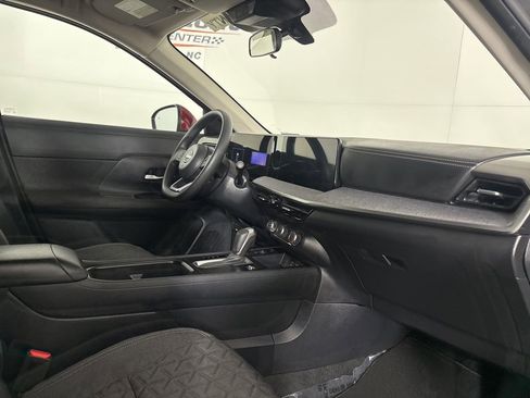 Used 2025 Nissan Kicks SV image 27