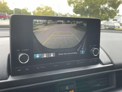 Used 2025 Honda Pilot Sport image 25