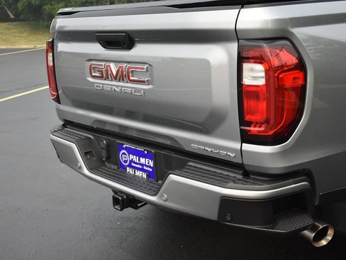 Used 2024 GMC Canyon Denali AWD/4WD image 7