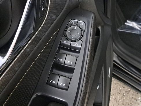 Used 2022 Chevrolet Traverse Premier w/ Redline Edition image 24