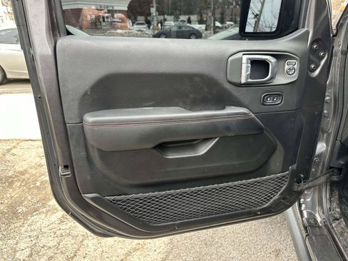 Used 2021 Jeep Gladiator Rubicon AWD/4WD image 11