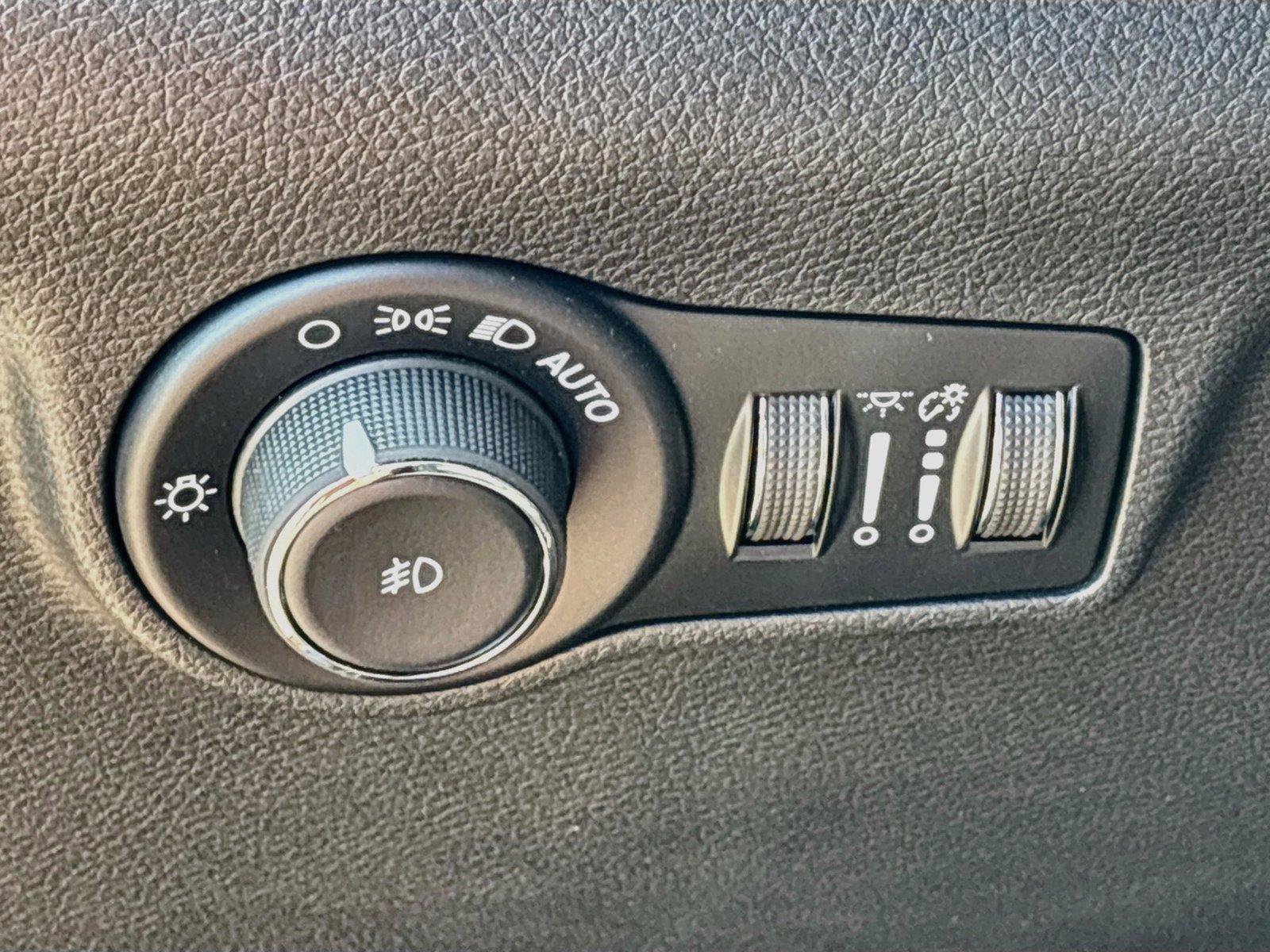 New 2026 Jeep Compass Trailhawk w/ Sun, Sound & Navigation Group AWD/4WD image 14