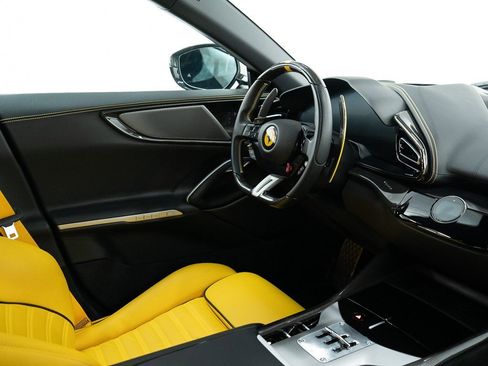 Used 2024 Ferrari Purosangue image 30