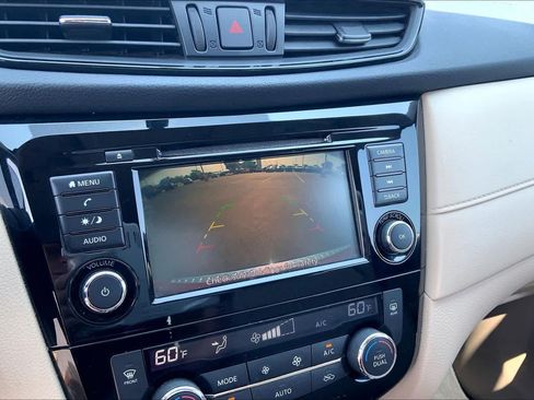 Used 2018 Nissan Rogue SV FWD image 27