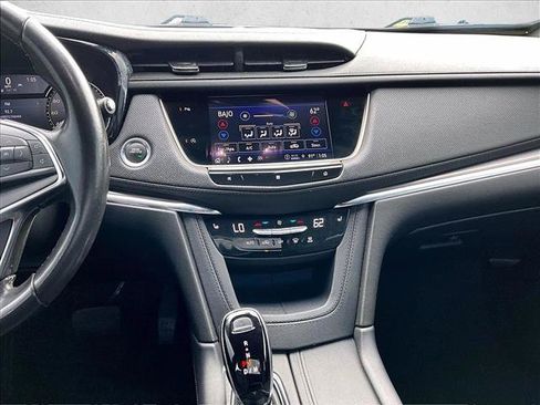 Used 2021 Cadillac XT5 Luxury FWD image 8