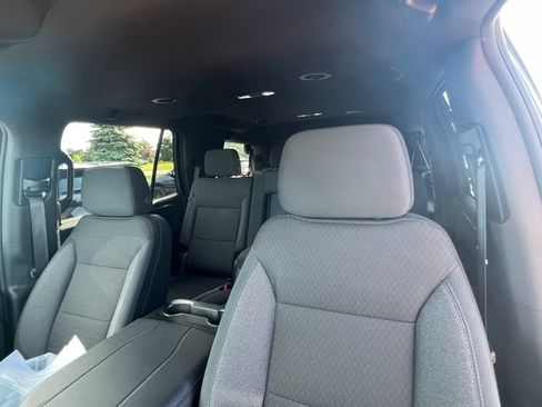 Used 2025 Chevrolet Tahoe LS AWD/4WD image 9