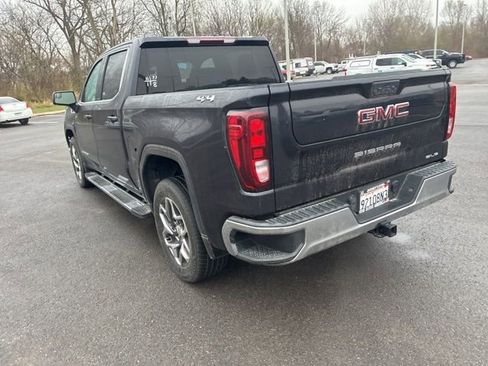 Used 2022 GMC Sierra 1500 SLE image 11