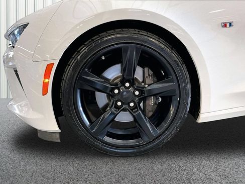 Used 2016 Chevrolet Camaro SS RWD image 28