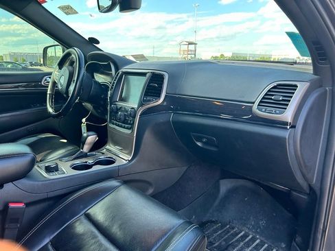 Used 2017 Jeep Grand Cherokee Overland AWD/4WD image 10
