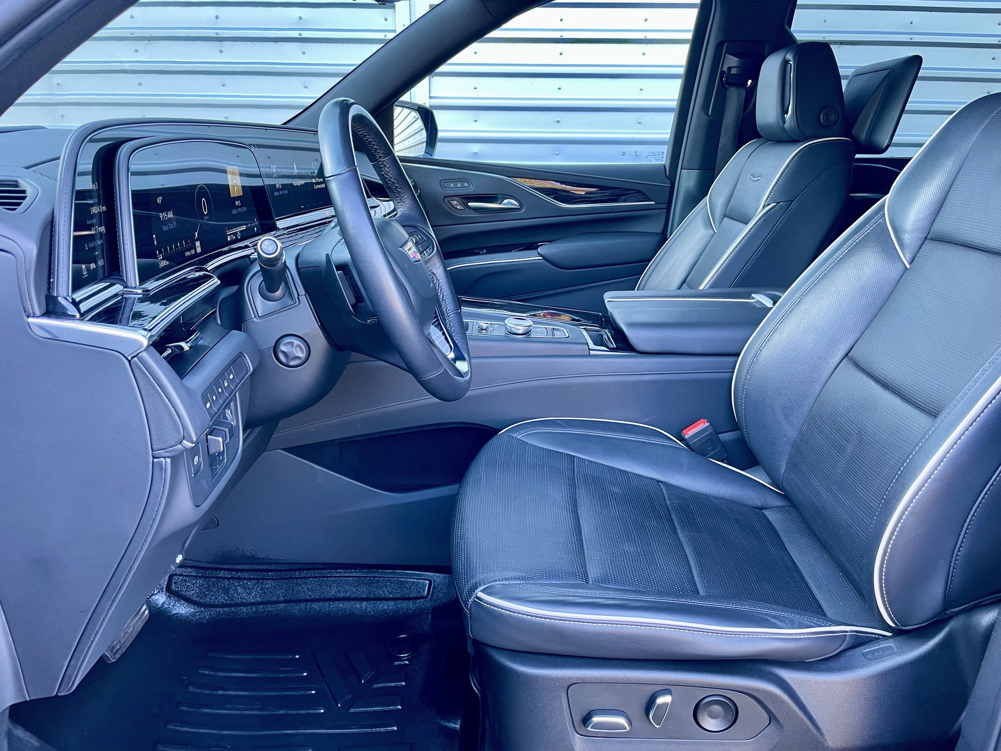 Used 2023 Cadillac Escalade ESV Sport AWD/4WD image 14