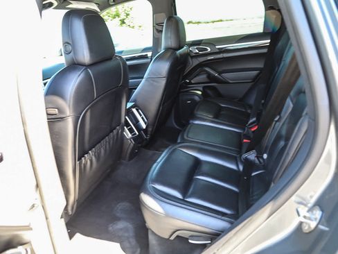 Used 2018 Porsche Cayenne S AWD/4WD image 18