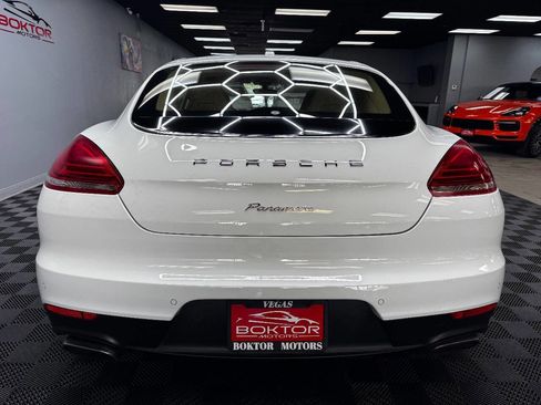 Used 2015 Porsche Panamera 4 image 10
