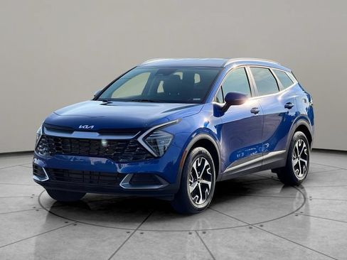 Used 2025 Kia Sportage EX AWD/4WD image 2