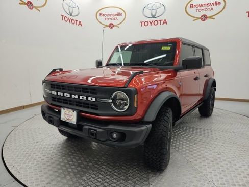 Used 2023 Ford Bronco Black Diamond image 2